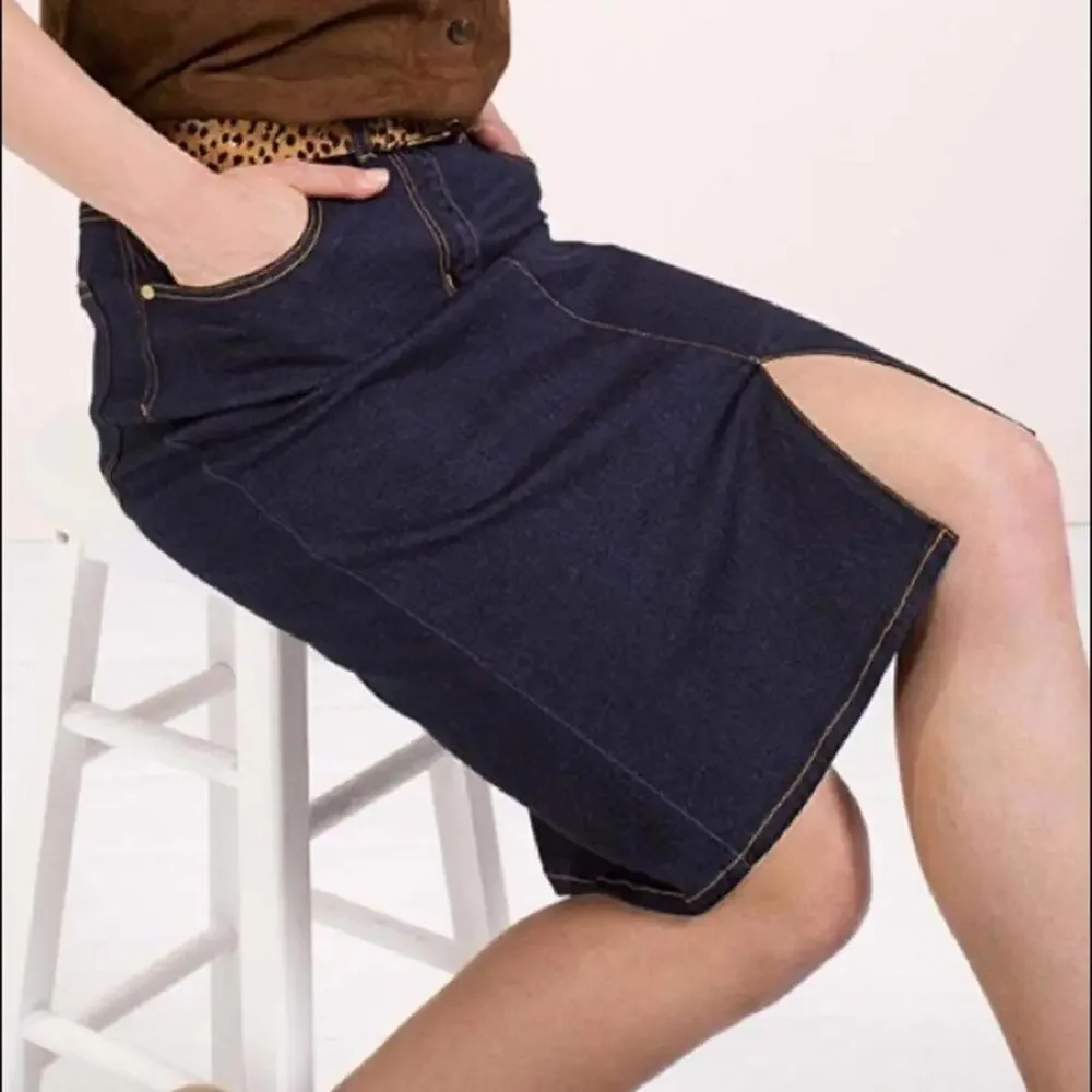 Old Navy Dark Denim Pencil Skirt HR w/Front Vent - Picture 3 of 5